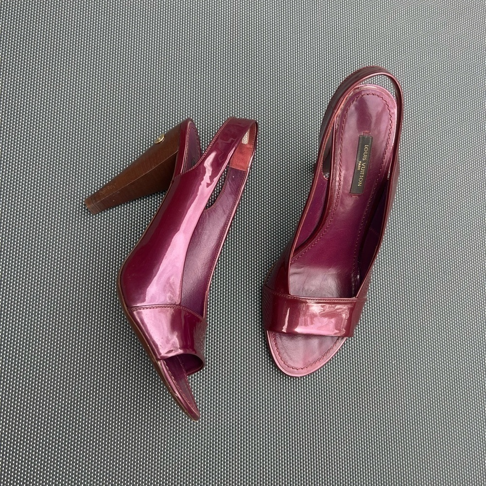 Vintage LOUIS VUITTON purple sling-back Heels